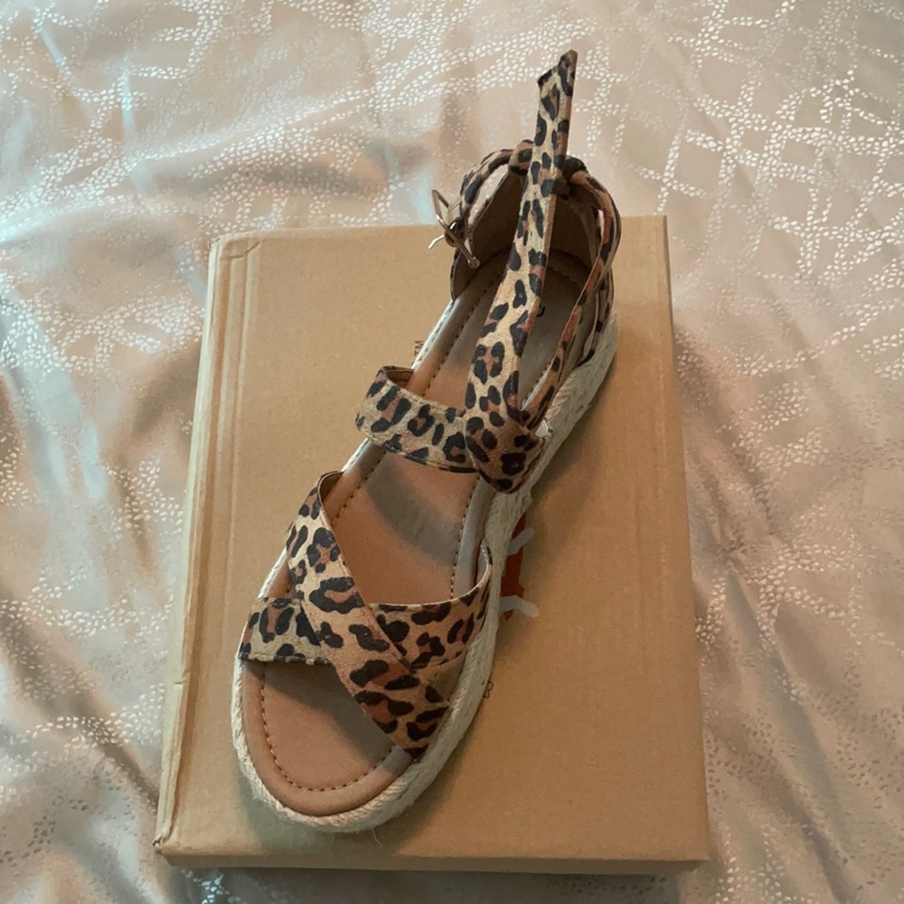 Bonnibel Leopard Platform Sandles; Size 8